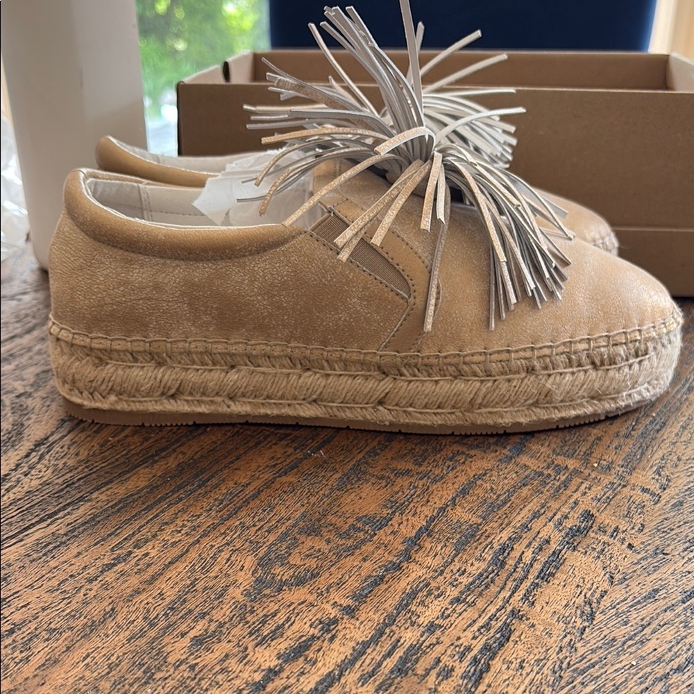 J/SLIDES Metallic Fringe Loafers - Picture 3 of 9